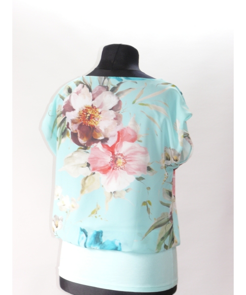 Błękitna bluzeczka dwuwarstwowa z szyfonem i kwiatami